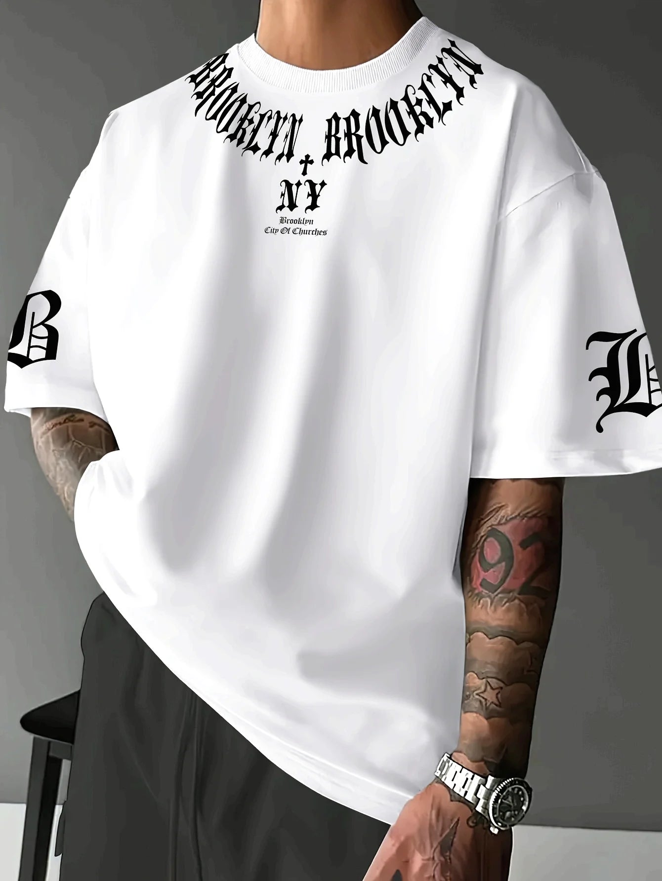 The new men's T-shirt for summer 2025 is a casual fashionable sporty breathable soft and simple 3D letter print