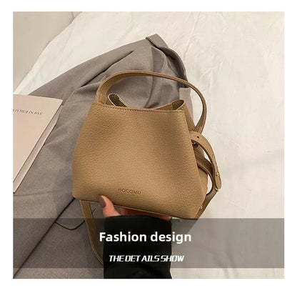 Handheld bucket bag, women's fashionable small handbag, outdoor commuting crossbody bag