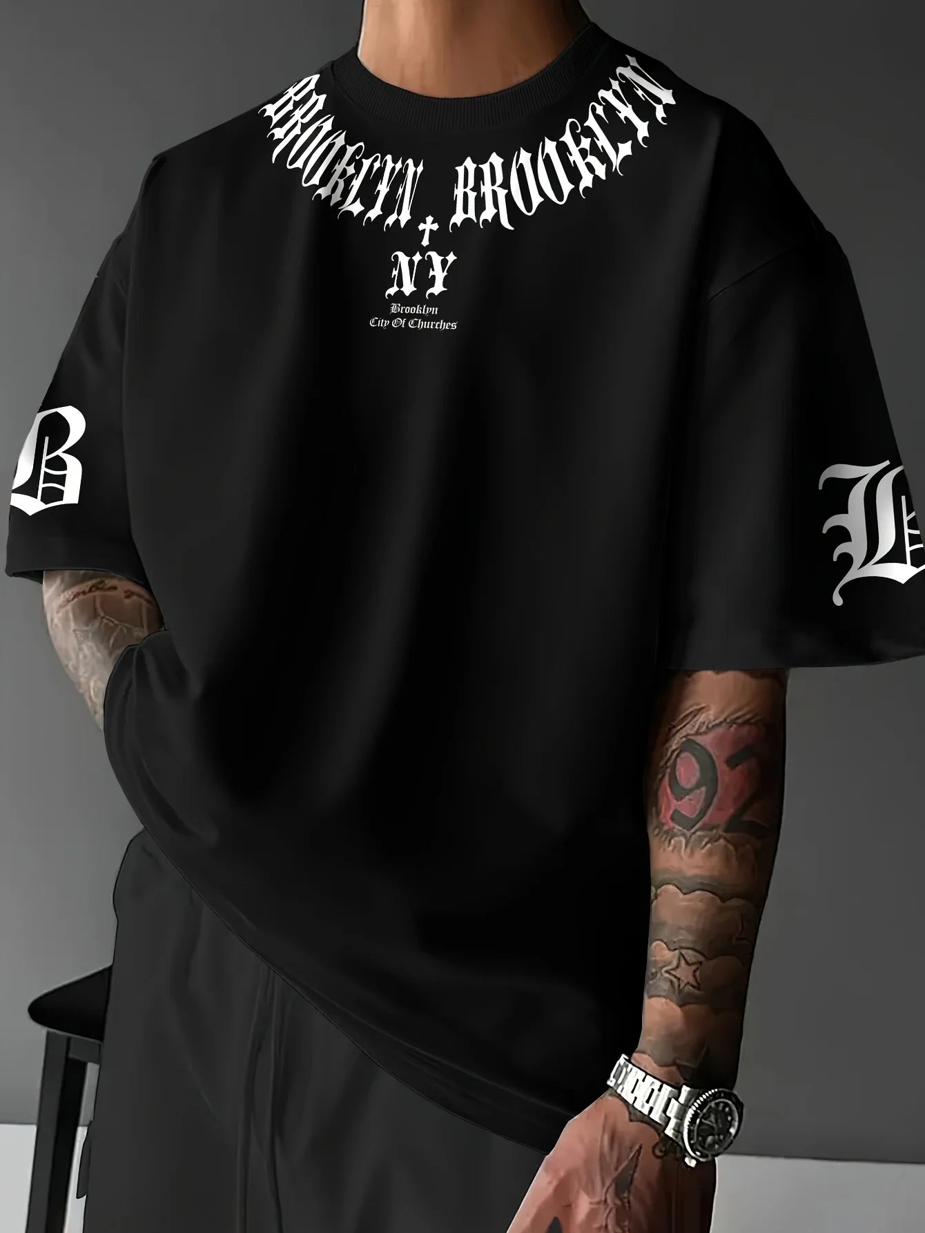 The new men's T-shirt for summer 2025 is a casual fashionable sporty breathable soft and simple 3D letter print