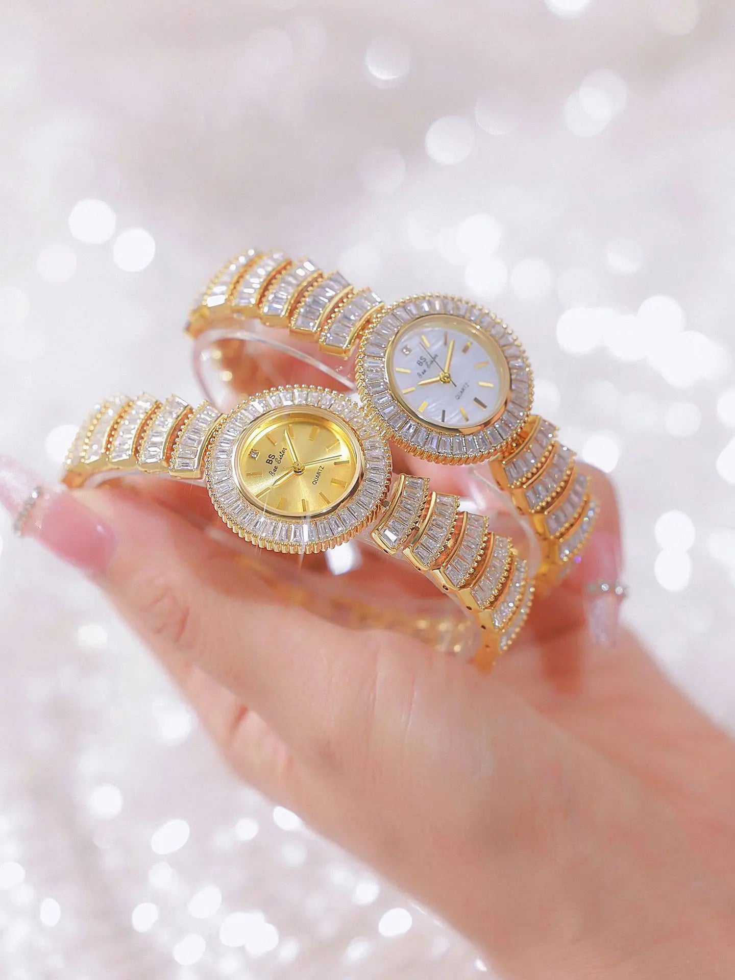 UTHAI Women Watch Light Luxury Brand Female Bracelet Exquisite Mermaid Full Diamond Waterproof Ladies Fashion Quartz Watches