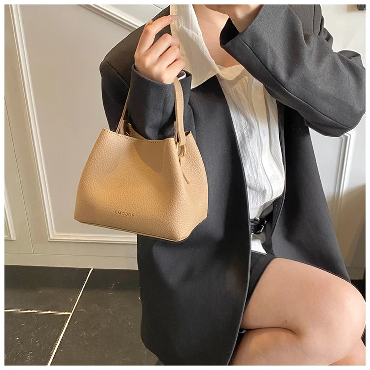 Handheld bucket bag, women's fashionable small handbag, outdoor commuting crossbody bag