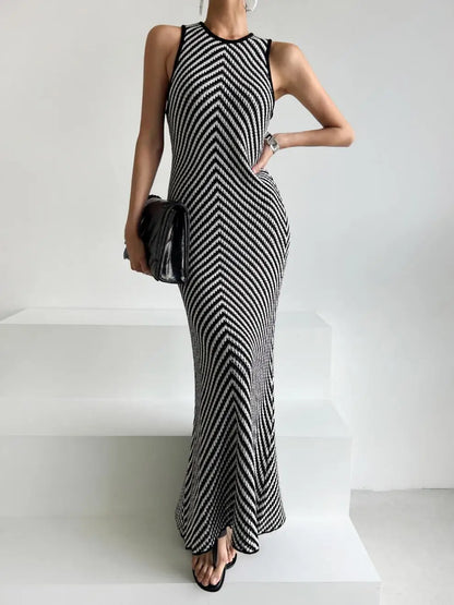 Korean chic early spring round neck striped contrast stitching hip-hugging slim sleeveless knitted dress