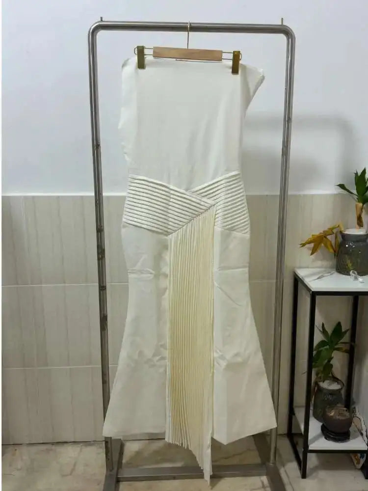 DEAT 2026 Spring Elegant Dress Skew Collar Pleated Design Sleeveless Patchwork High Waist Women's Evening Dresses New 35Z1402