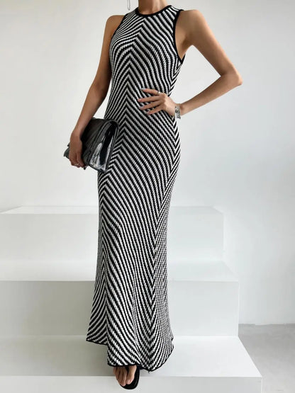 Korean chic early spring round neck striped contrast stitching hip-hugging slim sleeveless knitted dress