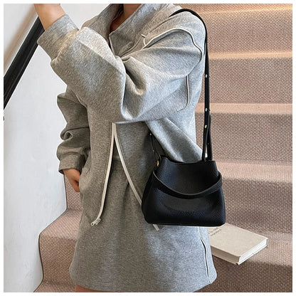 Handheld bucket bag, women's fashionable small handbag, outdoor commuting crossbody bag