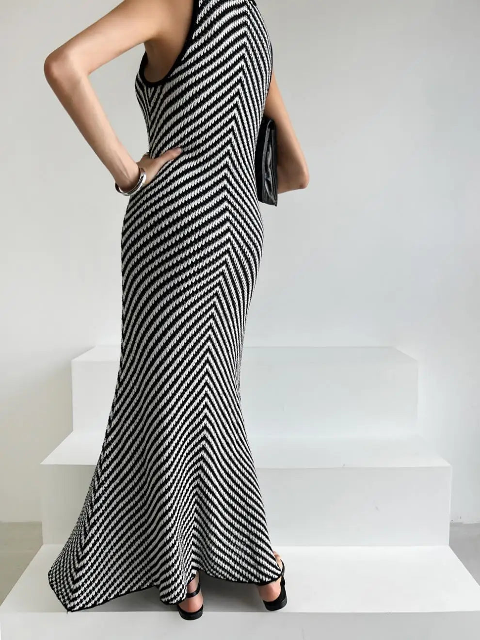 Korean chic early spring round neck striped contrast stitching hip-hugging slim sleeveless knitted dress