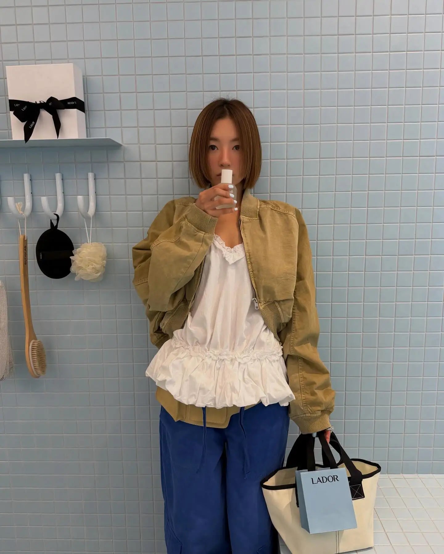 Women Khaki Cropped Bomber Jacket Chic Lapel Zipper Pocket Long Sleeve Short Coat Casual 2026 New Lady Street Daily Crop Outwear