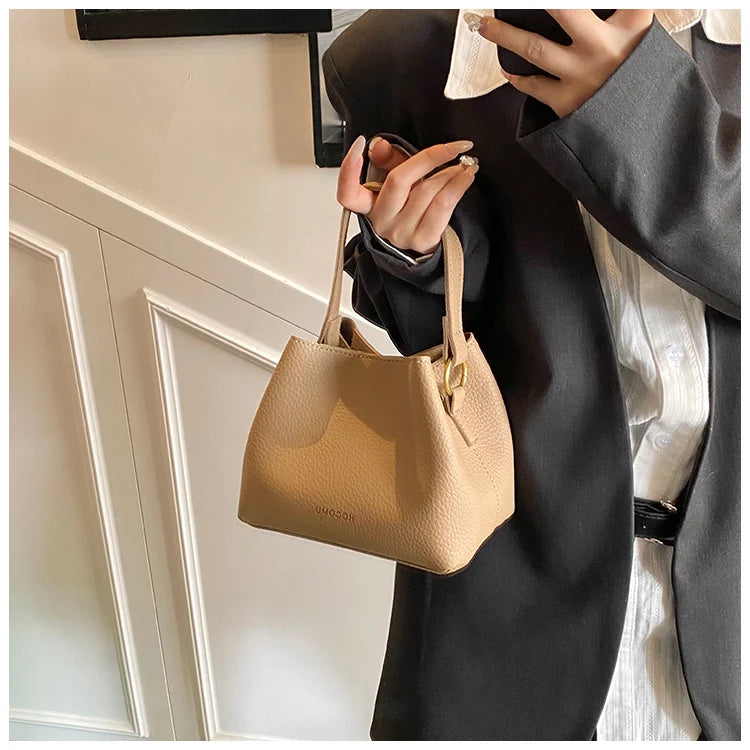 Handheld bucket bag, women's fashionable small handbag, outdoor commuting crossbody bag