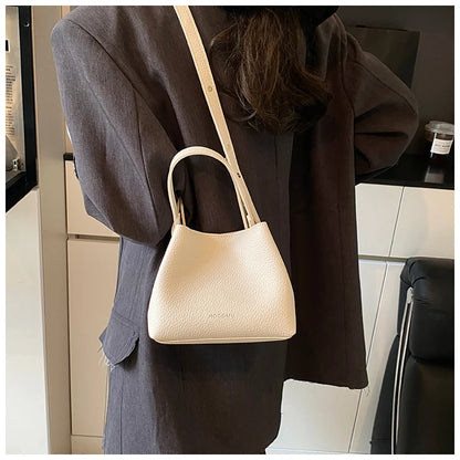 Handheld bucket bag, women's fashionable small handbag, outdoor commuting crossbody bag