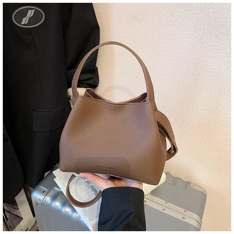 Handheld bucket bag, women's fashionable small handbag, outdoor commuting crossbody bag