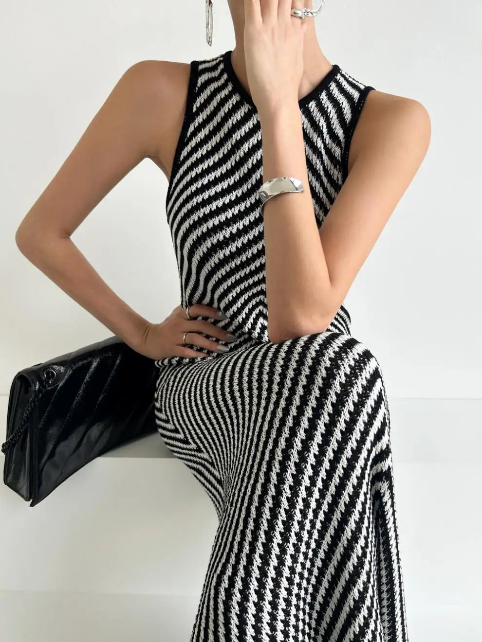Korean chic early spring round neck striped contrast stitching hip-hugging slim sleeveless knitted dress