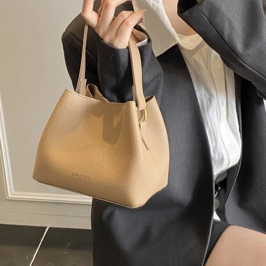 Handheld bucket bag, women's fashionable small handbag, outdoor commuting crossbody bag