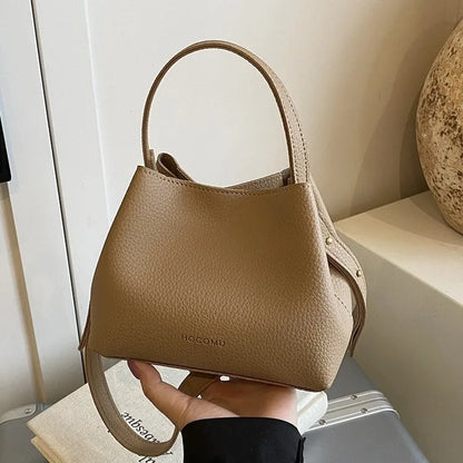 Handheld bucket bag, women's fashionable small handbag, outdoor commuting crossbody bag