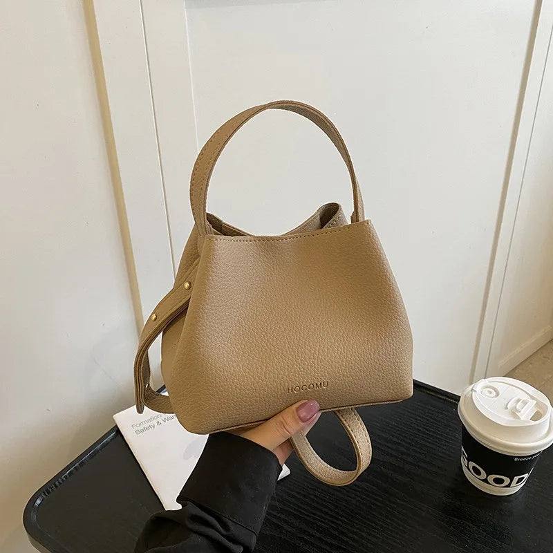 Handheld bucket bag, women's fashionable small handbag, outdoor commuting crossbody bag
