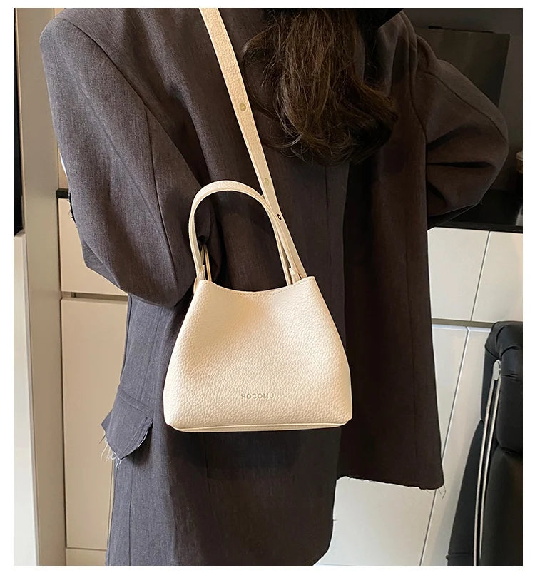 Handheld bucket bag, women's fashionable small handbag, outdoor commuting crossbody bag