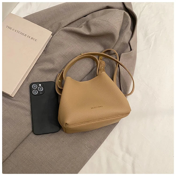 Handheld bucket bag, women's fashionable small handbag, outdoor commuting crossbody bag