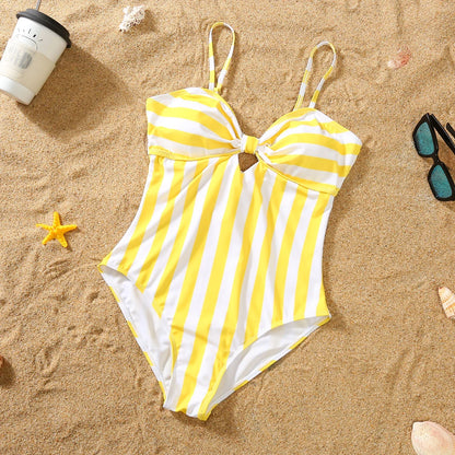Mother and Daughter Matching Clothes Swimsuit 2026 New Family Swimwear Ruffles One-Piece Suit Swimming Shorts Vacation Beachwear
