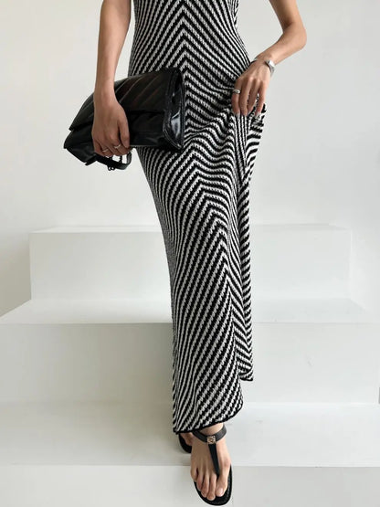 Korean chic early spring round neck striped contrast stitching hip-hugging slim sleeveless knitted dress