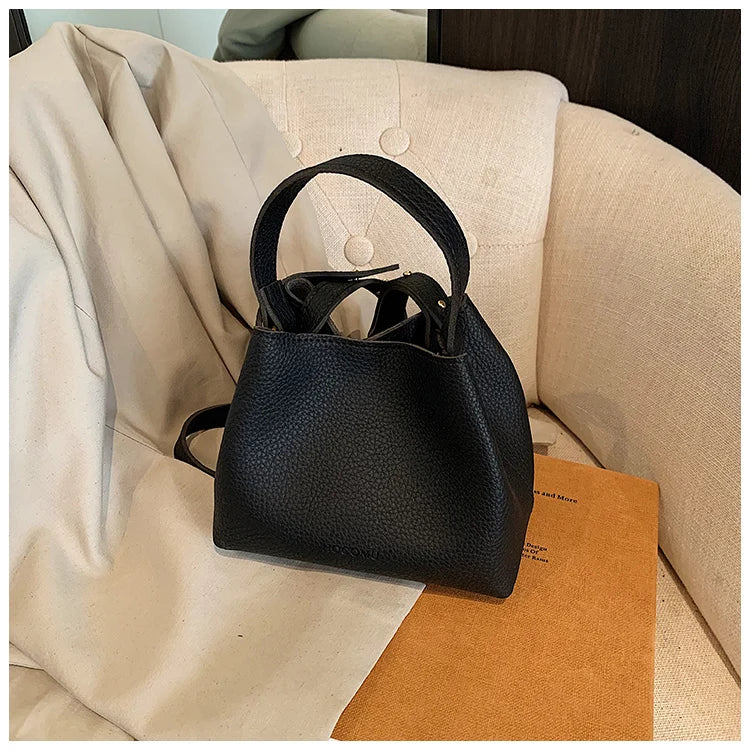 Handheld bucket bag, women's fashionable small handbag, outdoor commuting crossbody bag