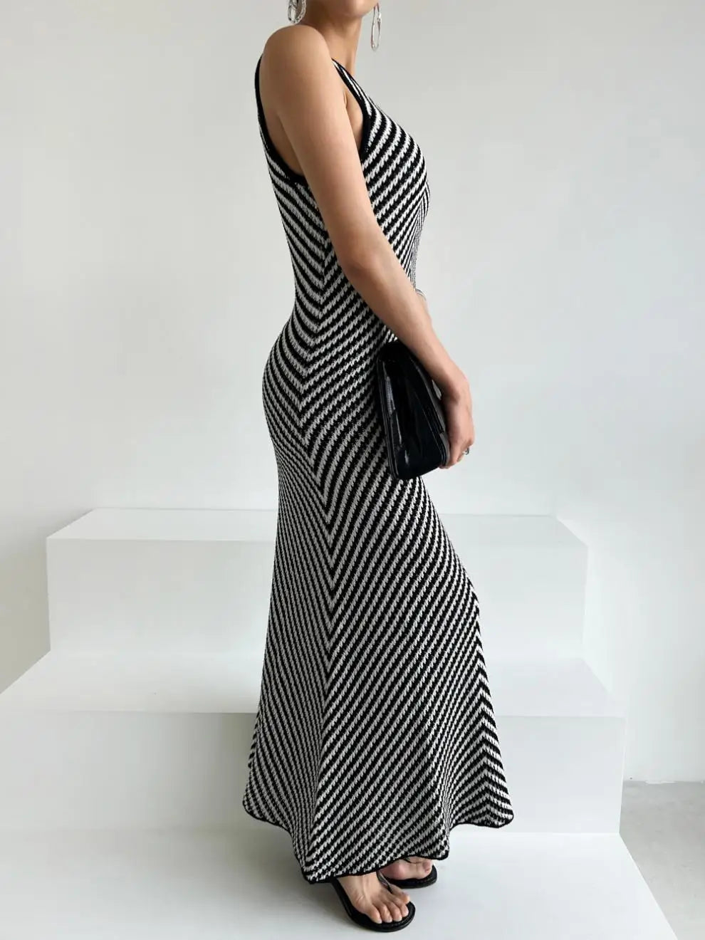 Korean chic early spring round neck striped contrast stitching hip-hugging slim sleeveless knitted dress