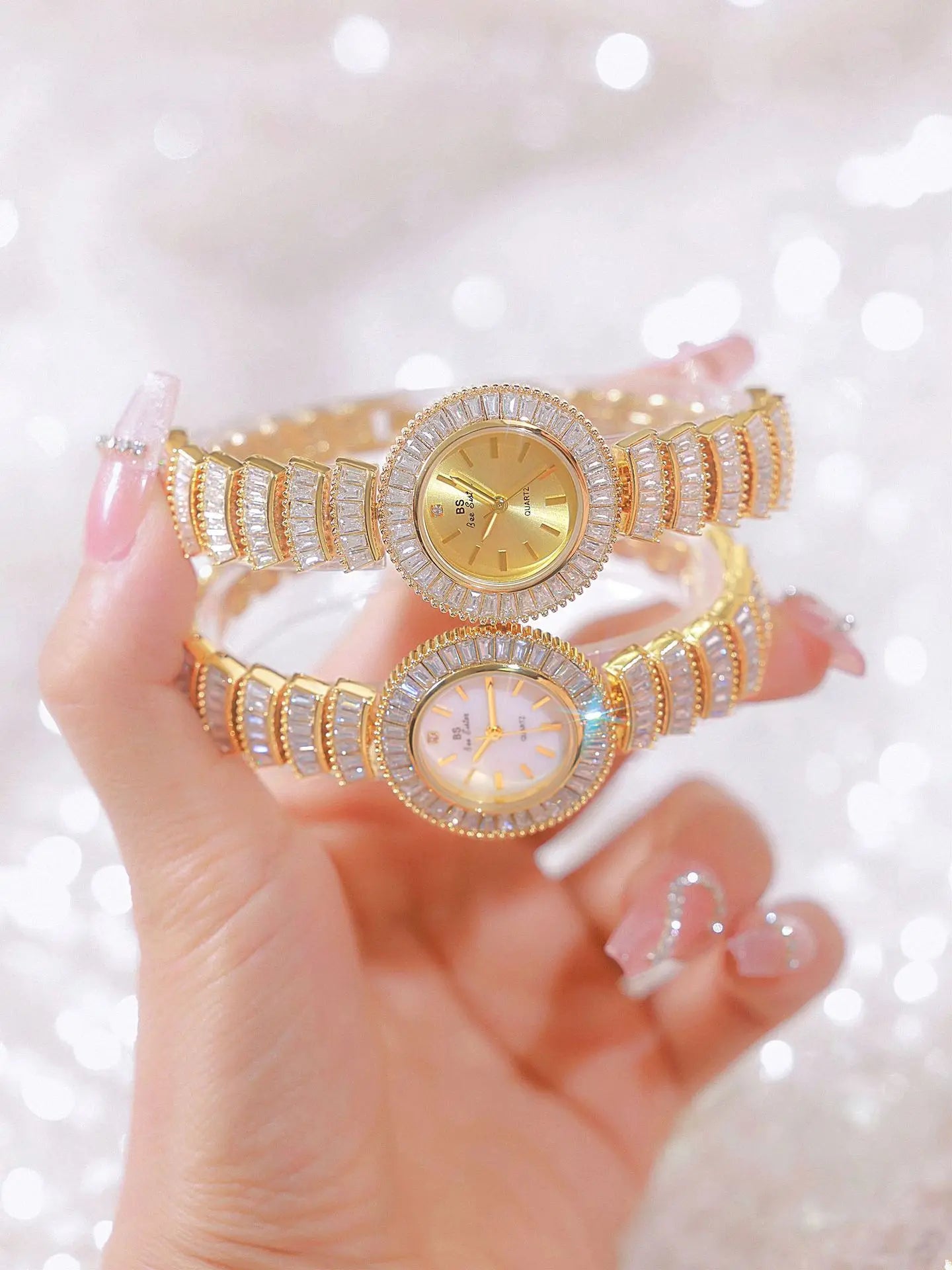 UTHAI Women Watch Light Luxury Brand Female Bracelet Exquisite Mermaid Full Diamond Waterproof Ladies Fashion Quartz Watches