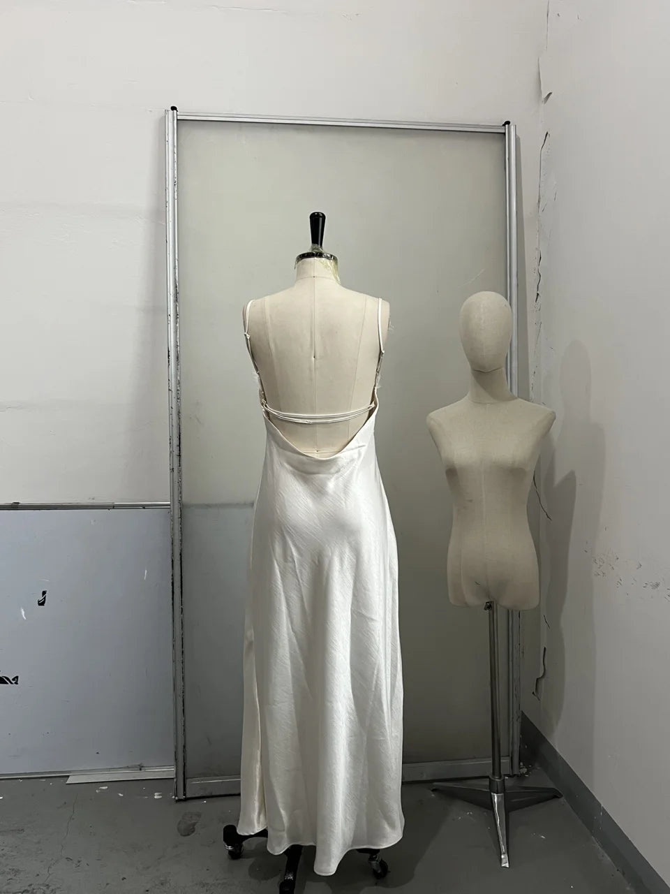 2025 Elegant Satin Solid Maxi Dresses Women Luxury Lace Splicing Sleeveless Off Shoulder Backless V-neck Robe Lady Party Outfits