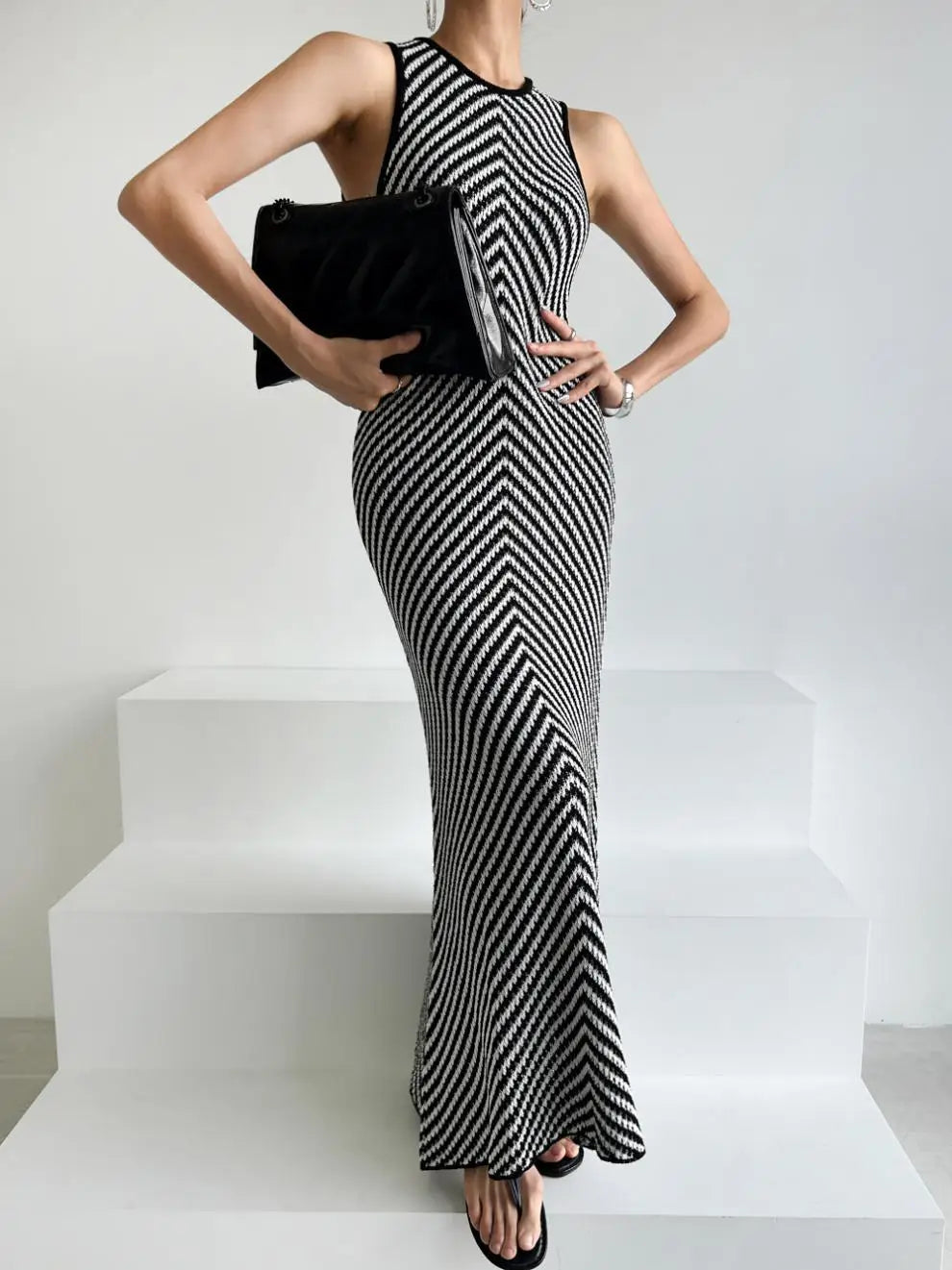 Korean chic early spring round neck striped contrast stitching hip-hugging slim sleeveless knitted dress